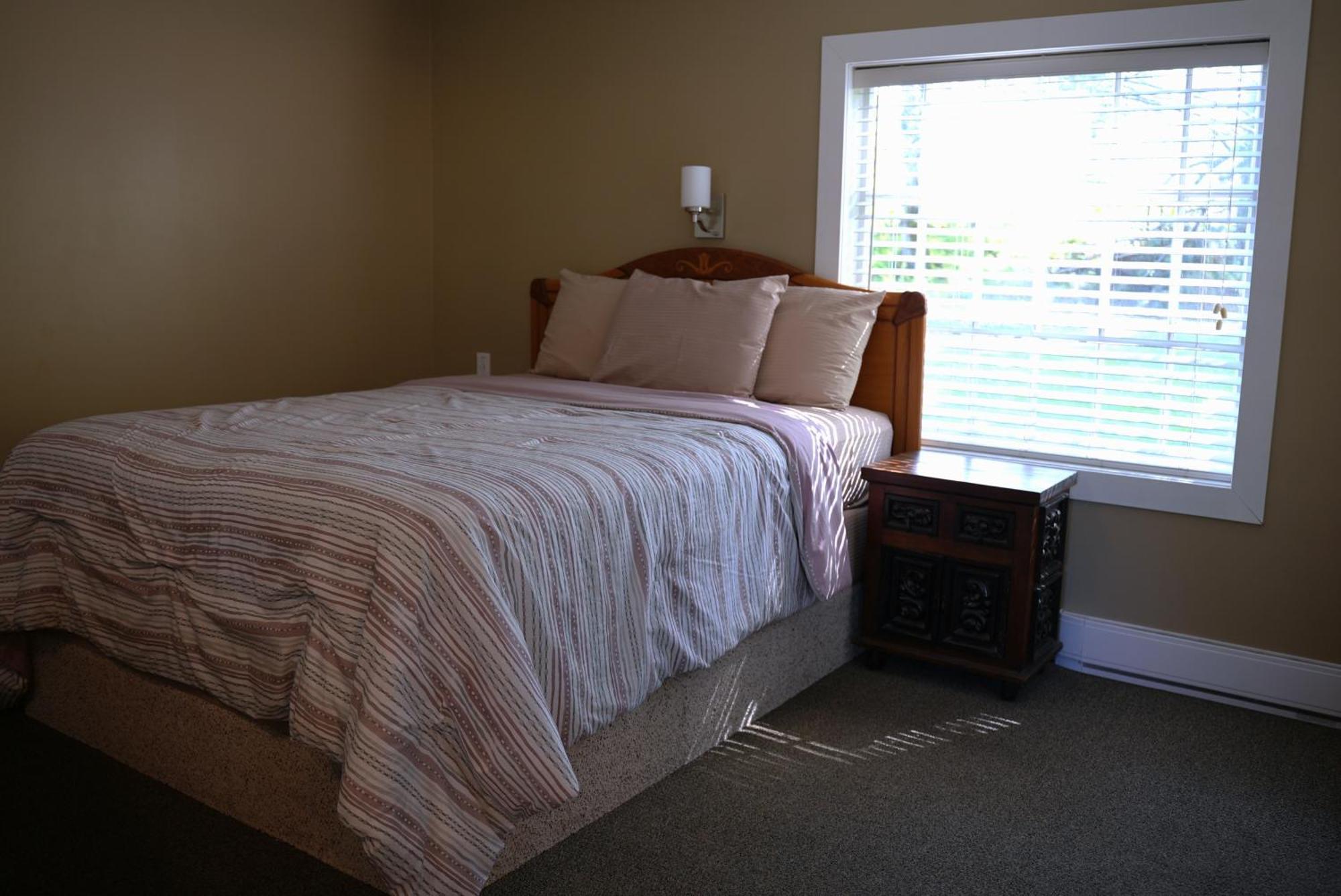 Malahat Bungalows Motel ภายนอก รูปภาพ