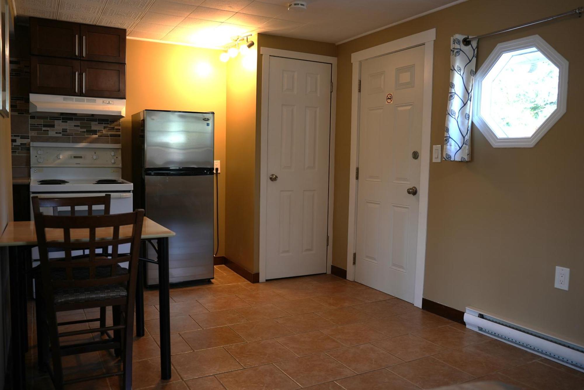 Malahat Bungalows Motel ภายนอก รูปภาพ