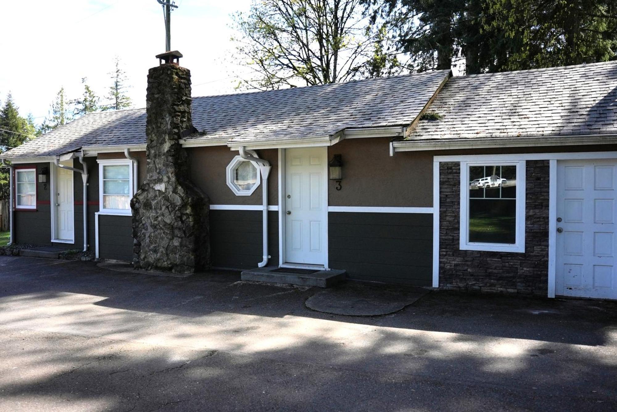 Malahat Bungalows Motel ภายนอก รูปภาพ