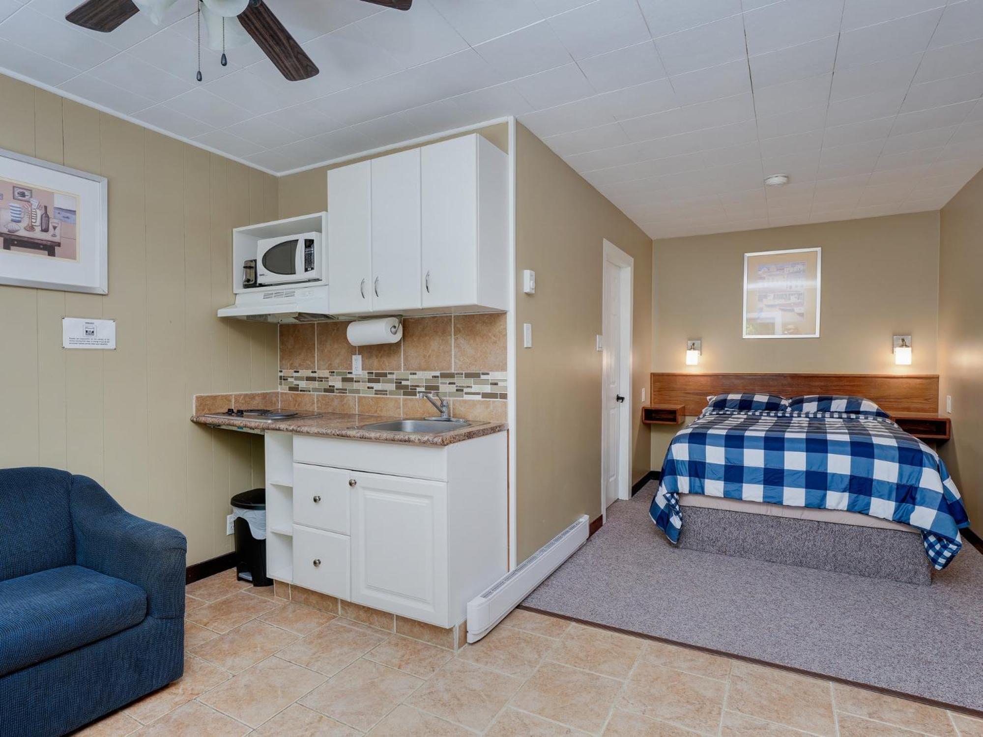 Malahat Bungalows Motel ภายนอก รูปภาพ
