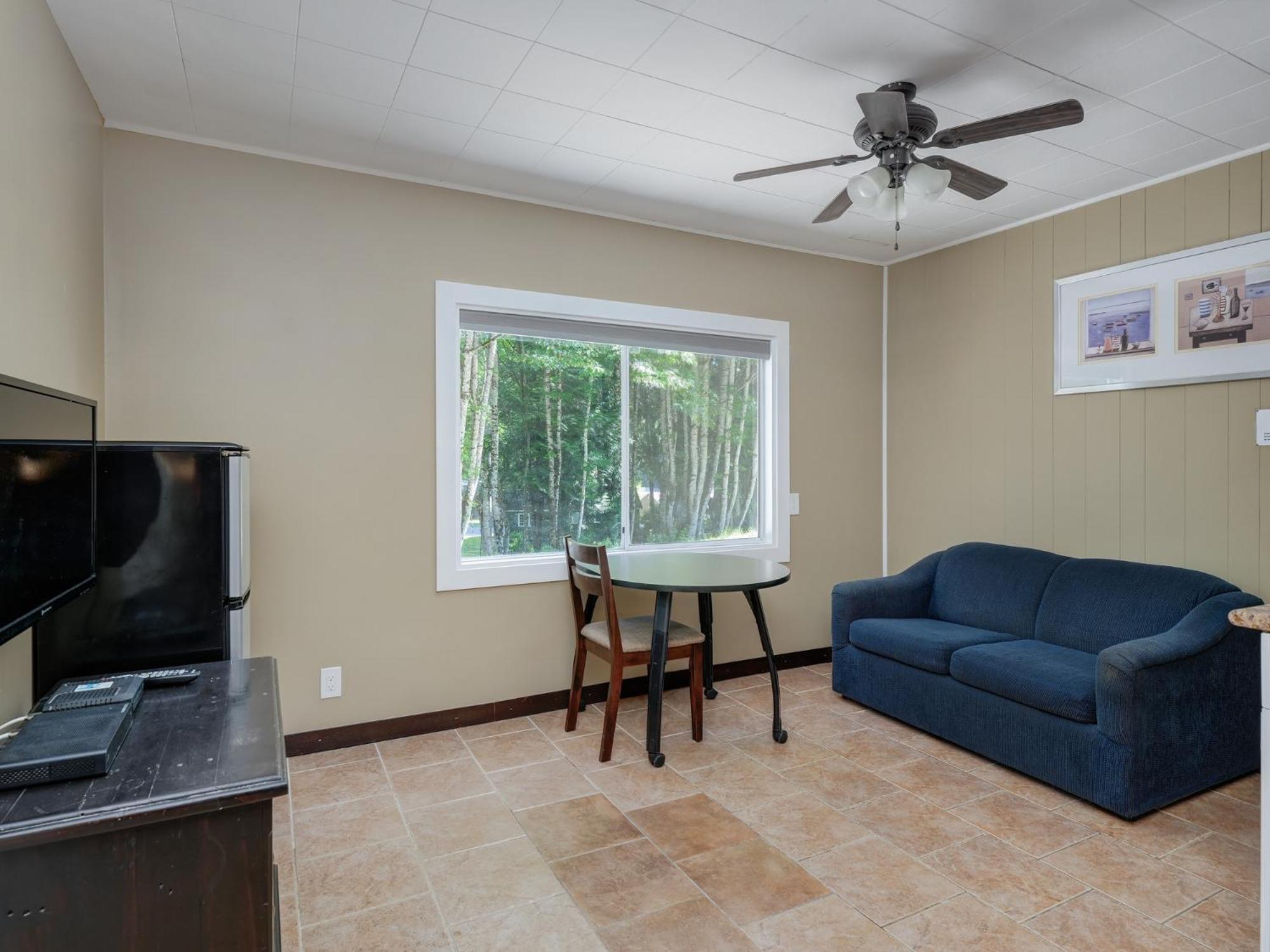 Malahat Bungalows Motel ภายนอก รูปภาพ