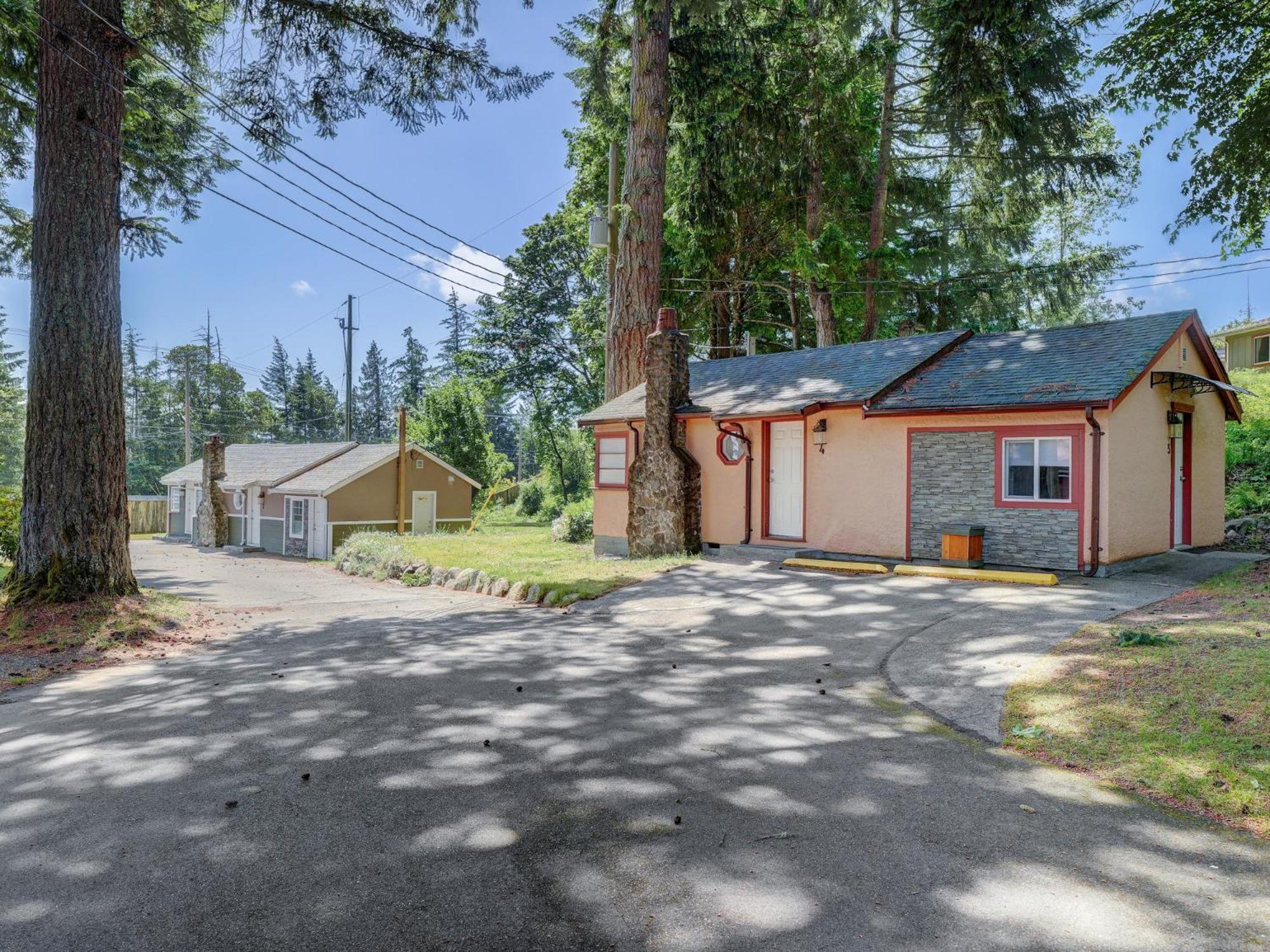 Malahat Bungalows Motel ภายนอก รูปภาพ