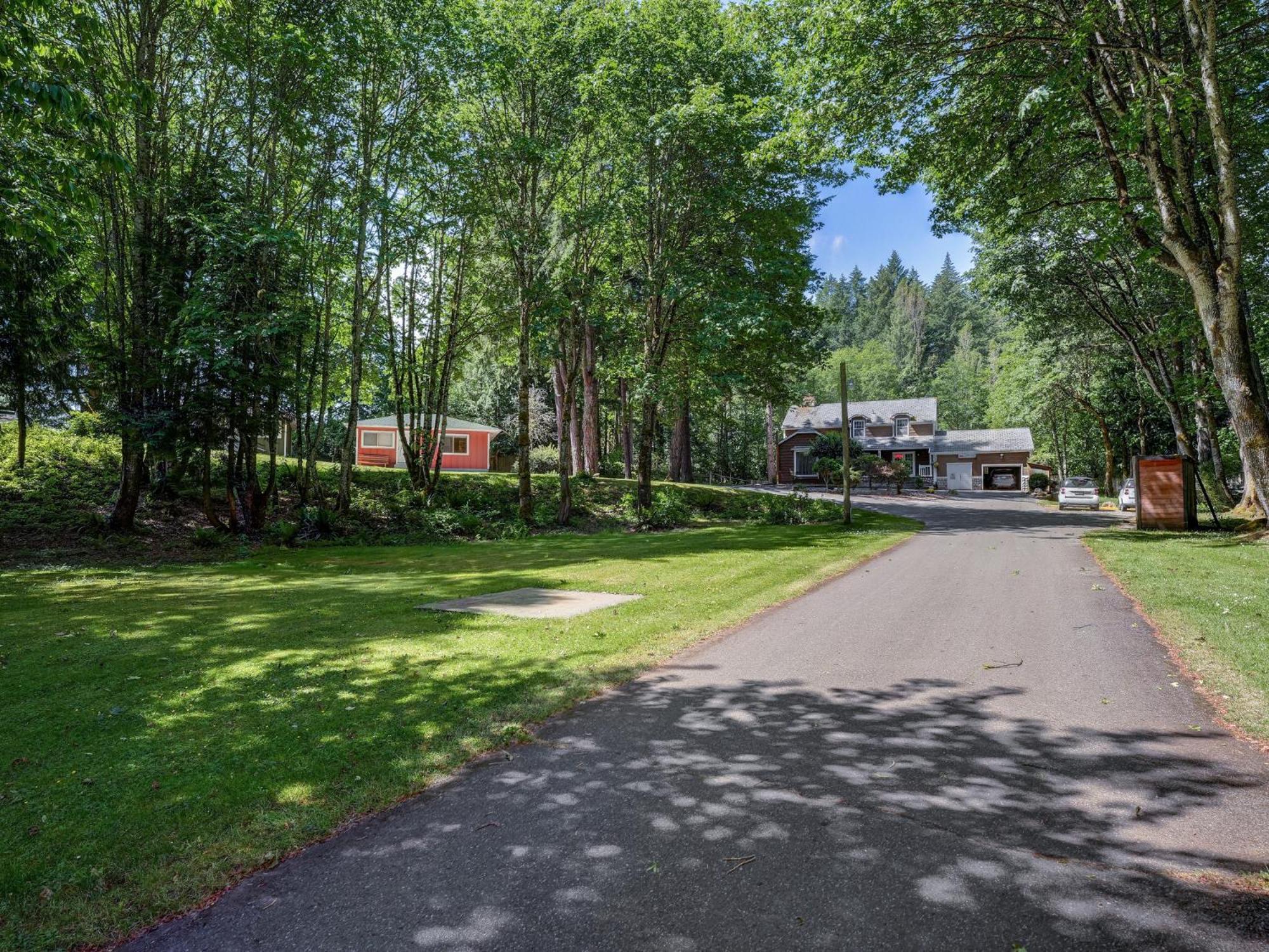 Malahat Bungalows Motel ภายนอก รูปภาพ
